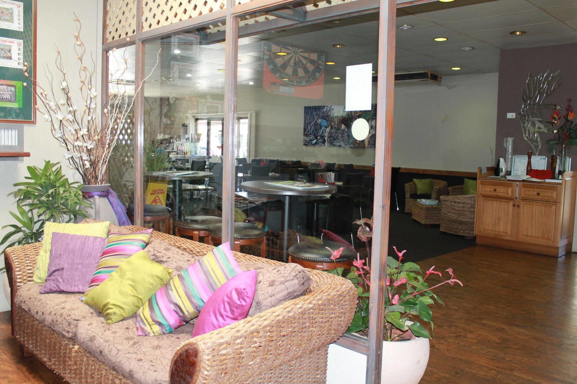 Sarina Motor Inn 외부 사진
