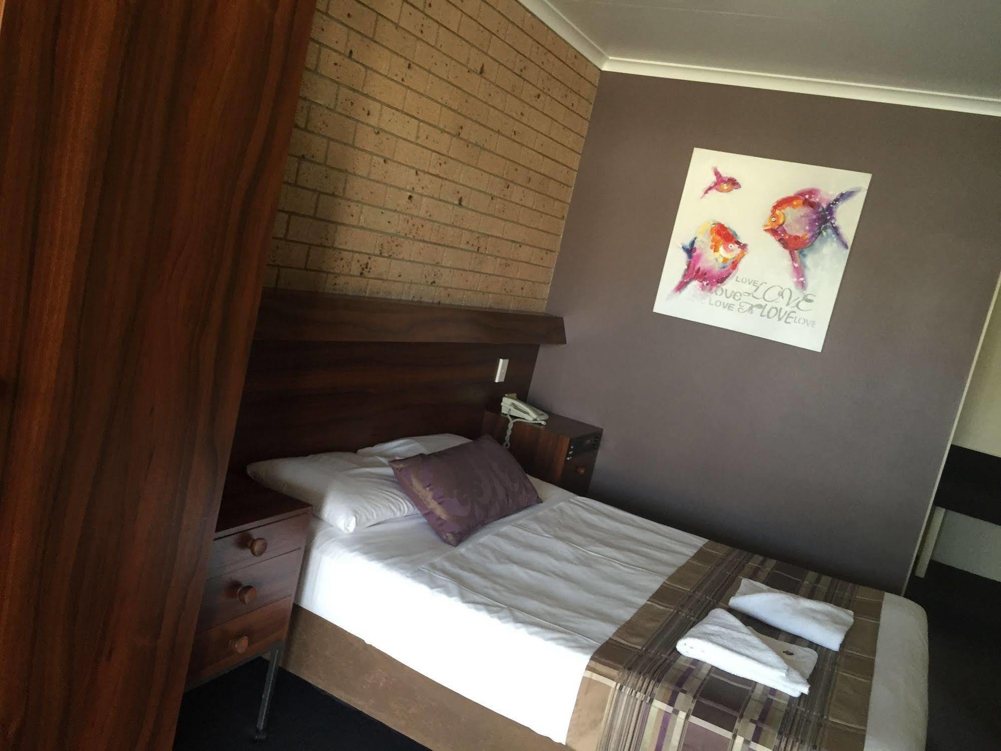 Sarina Motor Inn 외부 사진