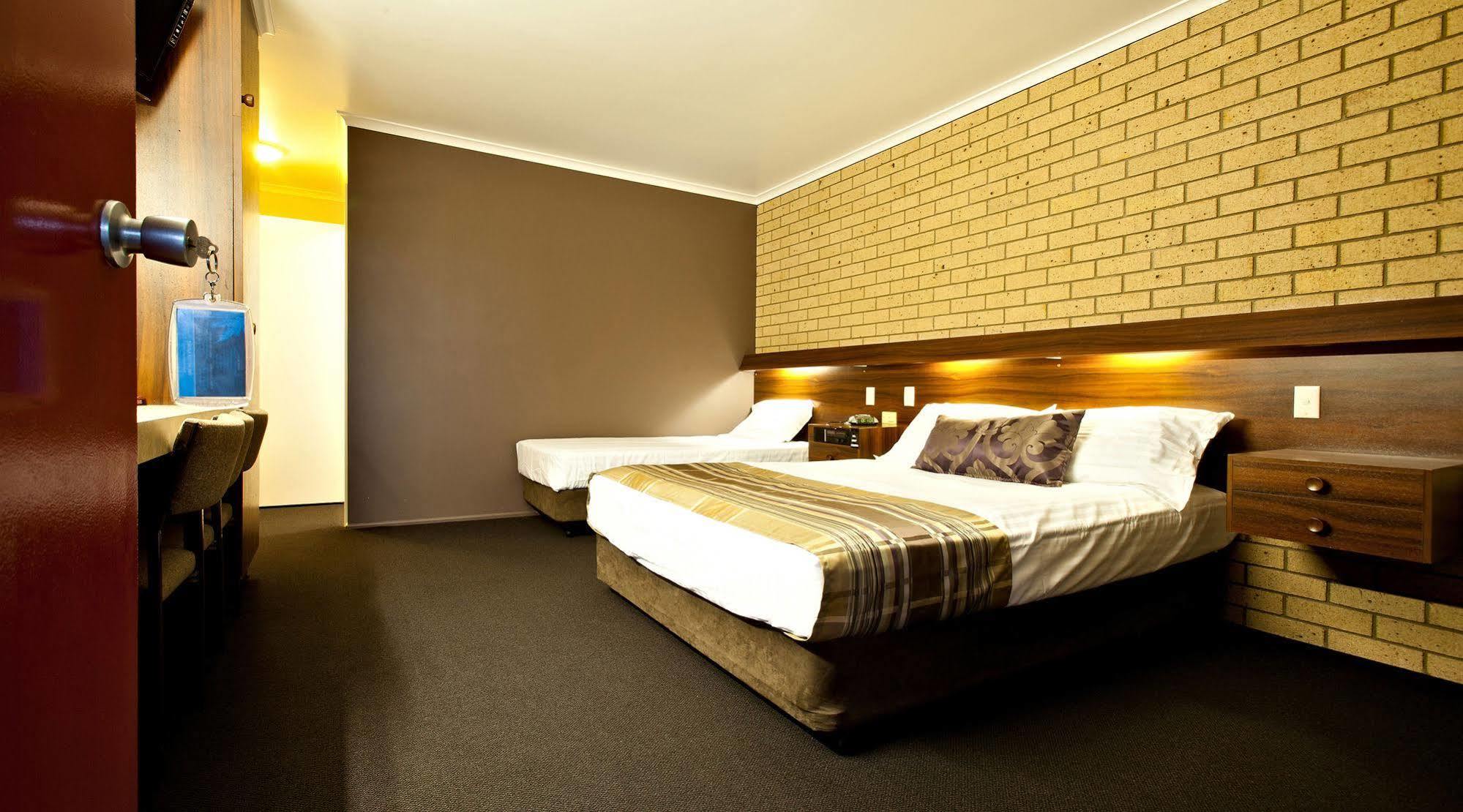 Sarina Motor Inn 외부 사진