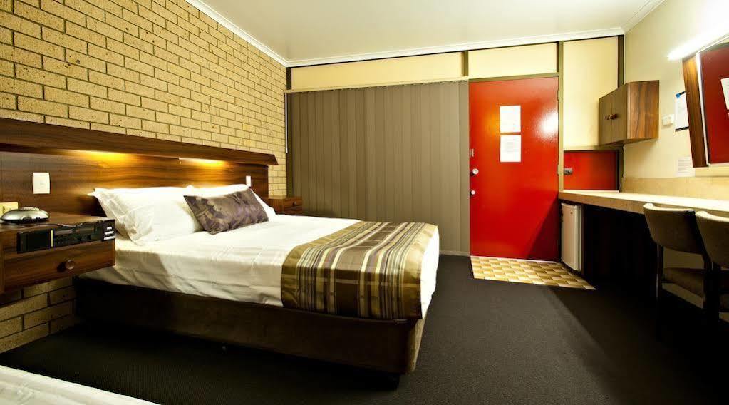 Sarina Motor Inn 외부 사진